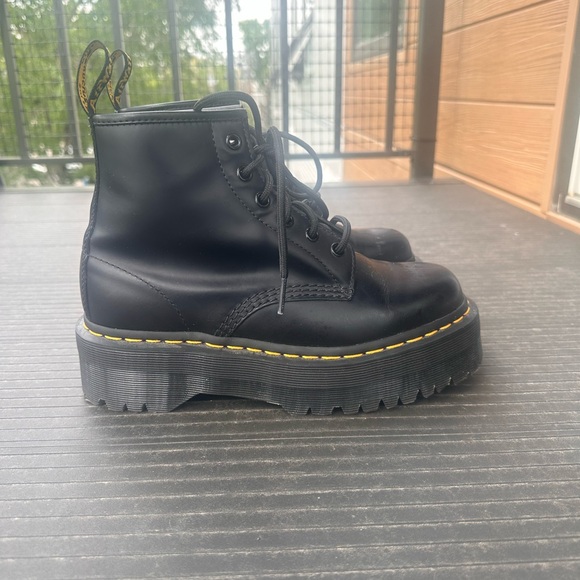 Dr Martens 101 Quad Smooth Leather Platform Ankle Boots in black US size 7 EU 38 - Picture 3 of 7